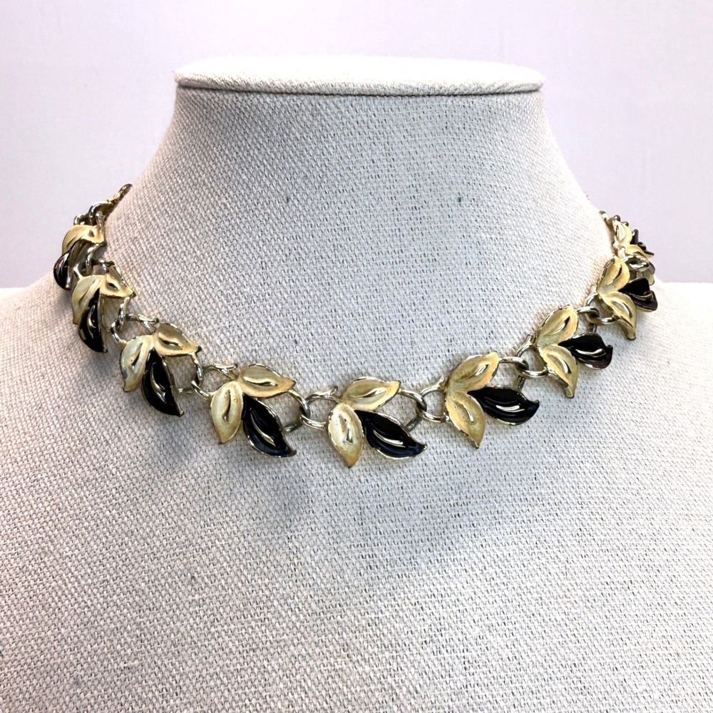 Vintage Coro Enamel Leaf‎ Choker Necklace Black Cream Mid Century Adjustable